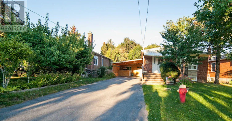 375 Neal Drive, Richmond Hill, ON, L4C 3L6 - 5