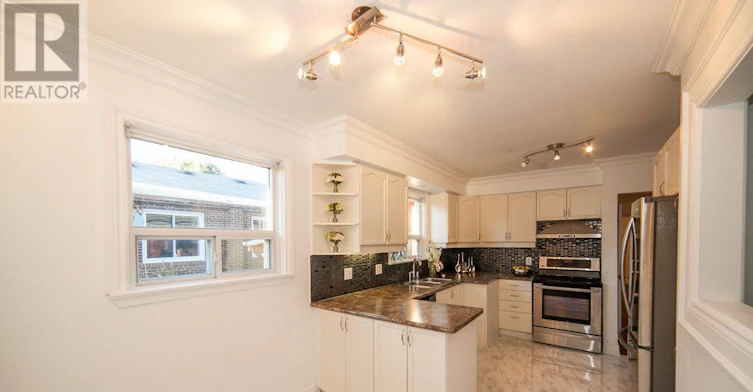 375 Neal Drive, Richmond Hill, ON, L4C 3L6 - 12