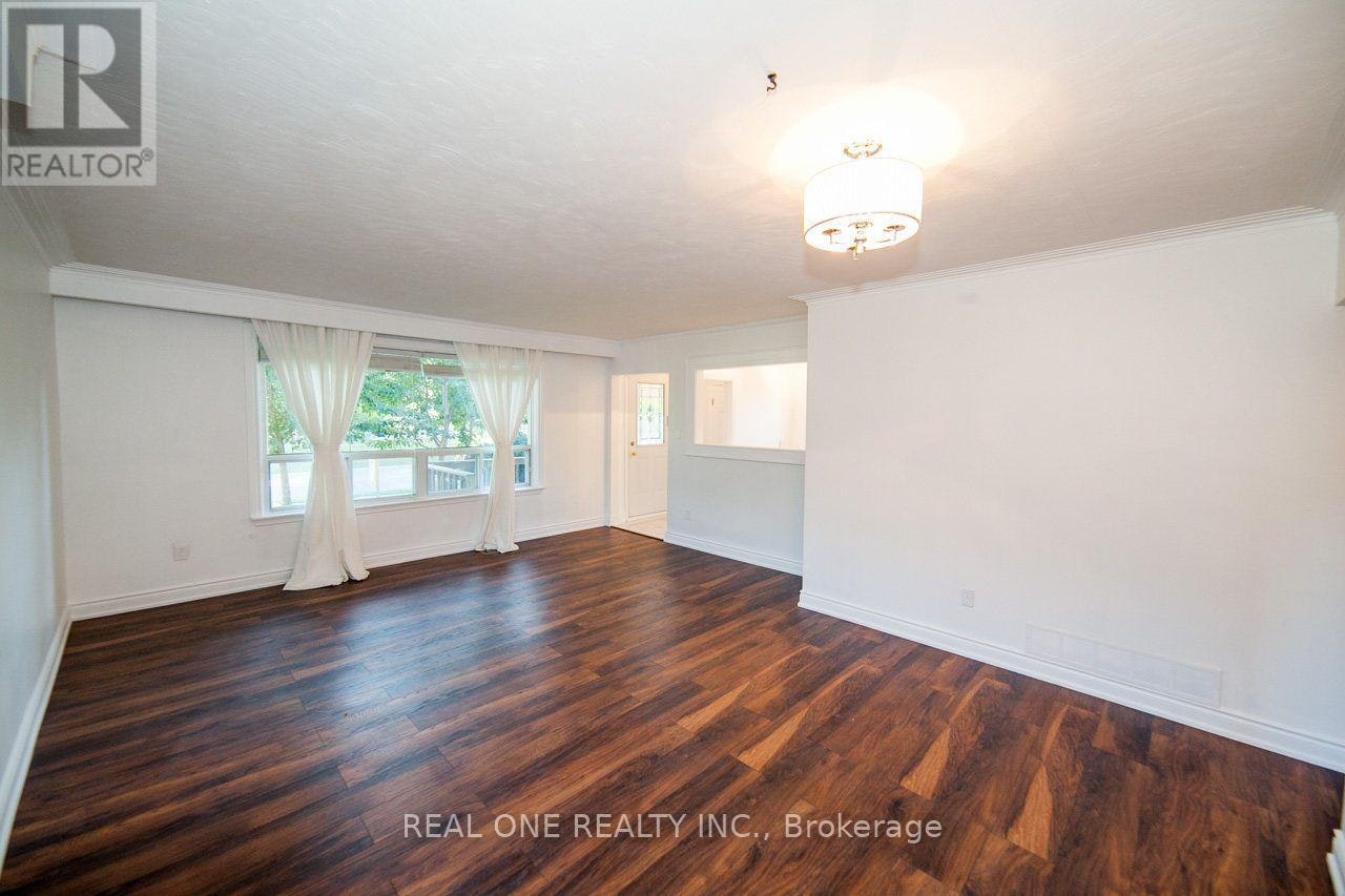 375 Neal Drive, Richmond Hill, ON, L4C 3L6 - 4