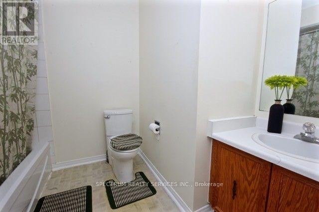 518 Galaxy Court, Mississauga, ON, L5R 2R2 - 5