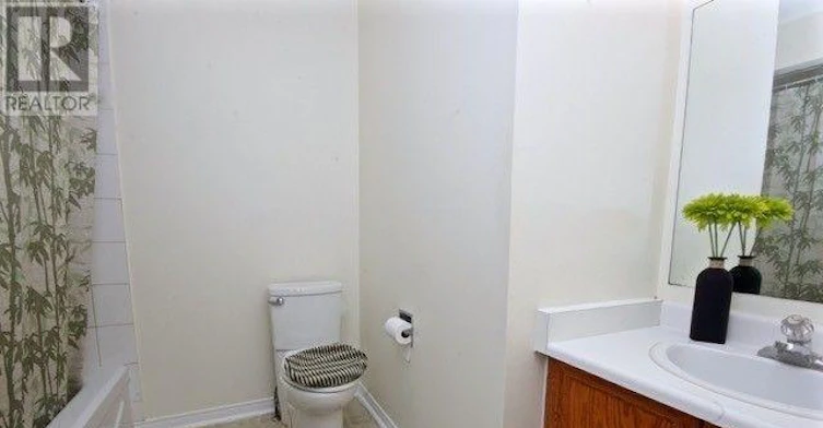 518 Galaxy Court, Mississauga, ON, L5R 2R2 - 5