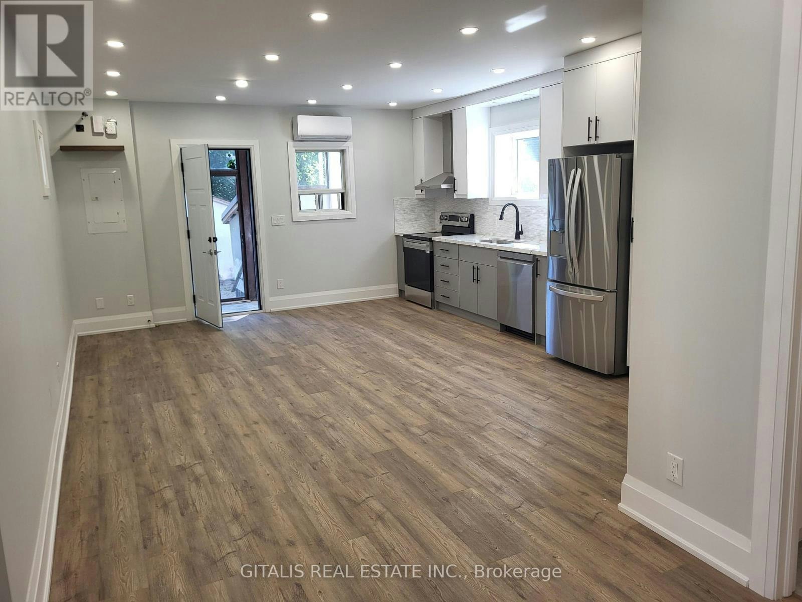 MAIN FLOOR-195 Oakmount Road N, Toronto, ON, M6P 2N1 - 2