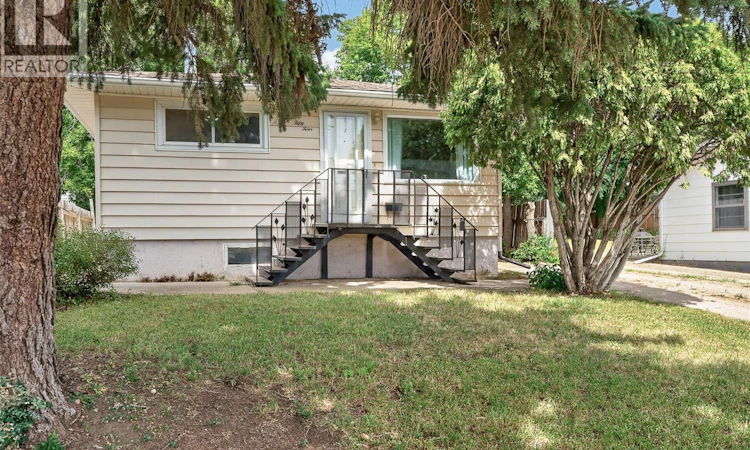 1054 Stadacona Street W