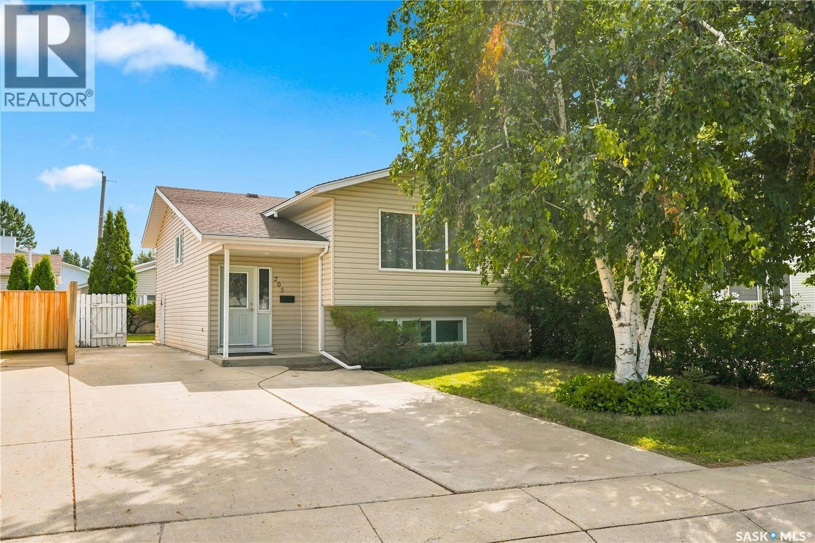 205 Imperial Street, Saskatoon, SK, S7H 1Z9