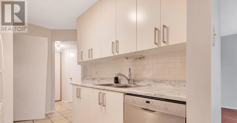 218-270 Lorry Greenberg Drive, Ottawa, ON, K1T 3K2 - 11