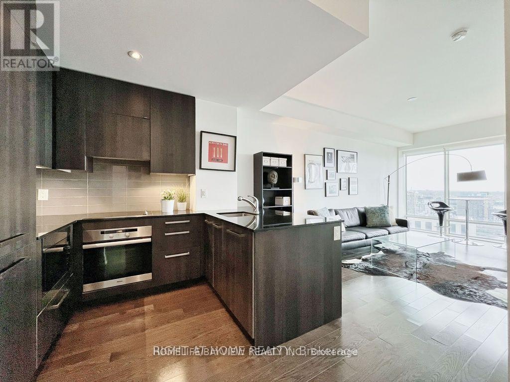 3709-8 The Esplanade, Toronto, ON, M5E 0A6 - 6