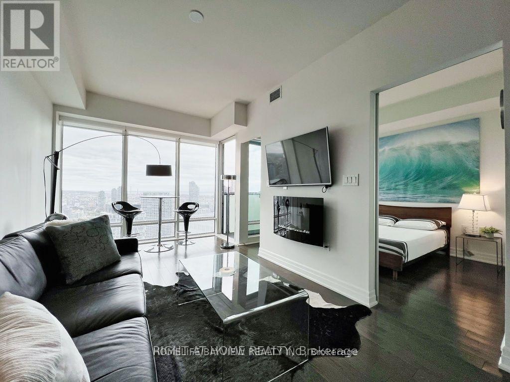 3709-8 The Esplanade, Toronto, ON, M5E 0A6 - 9