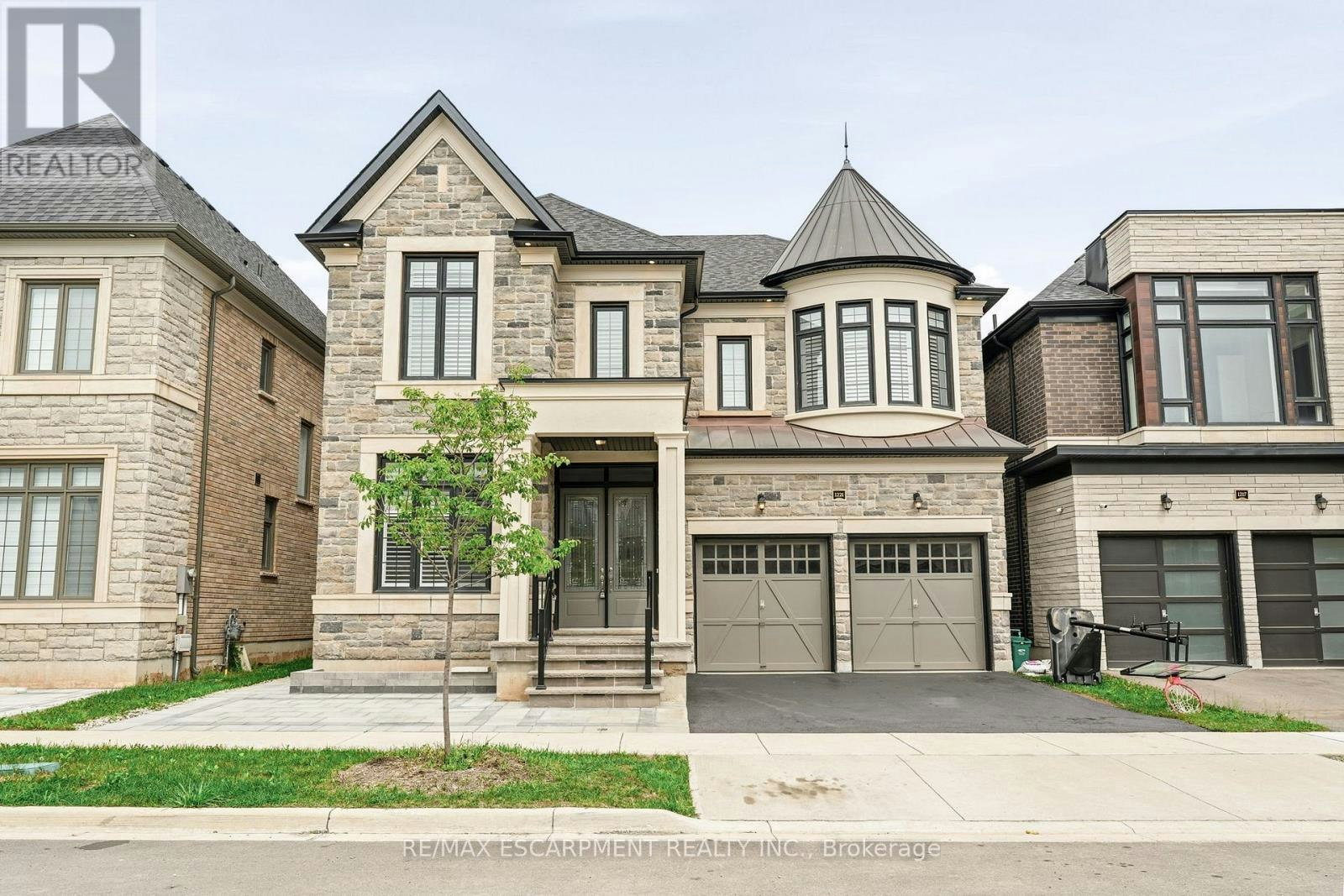 1221 Ironbridge Road, Oakville, ON, L6M 5M5