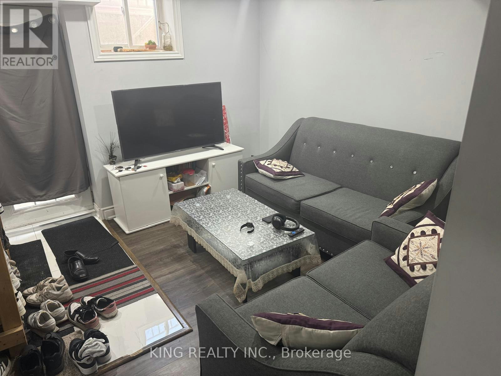 BASEMENT-8 Ferncroft Place, Brampton, ON, L7A 2Z6 - 2