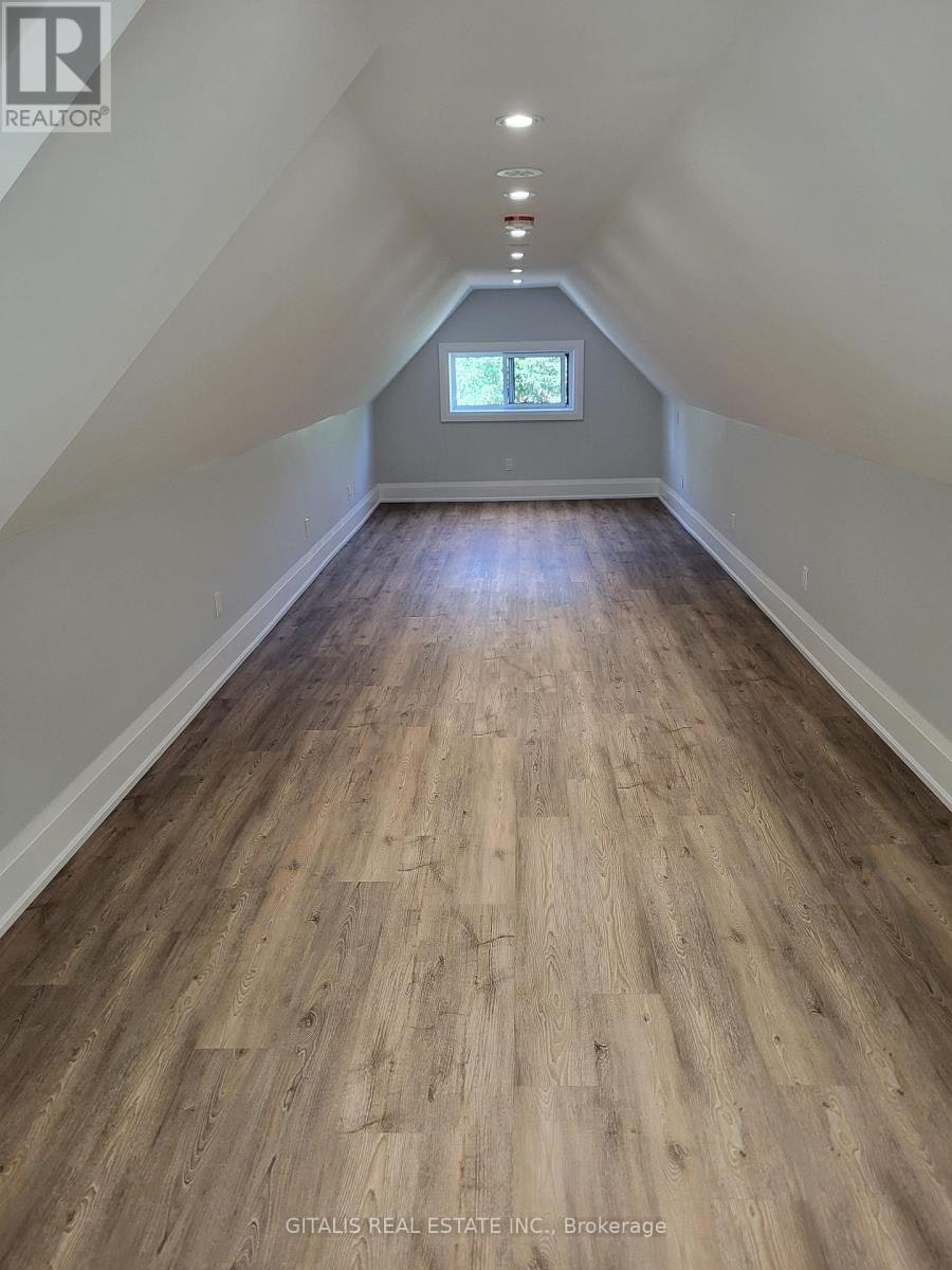 UPSTAIRS-195 Oakmount Road N, Toronto, ON, M6P 2N1 - 5