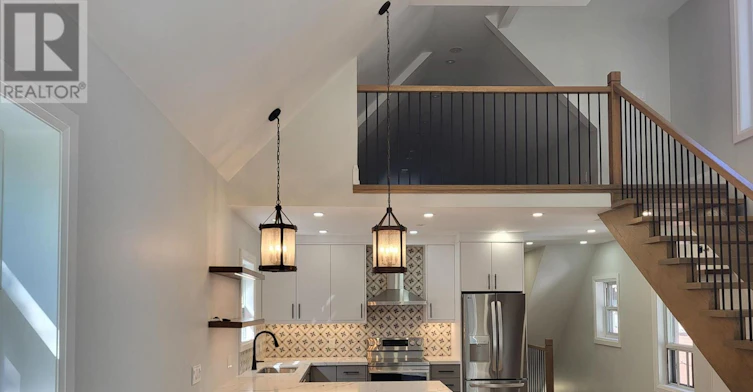 UPSTAIRS-195 Oakmount Road N, Toronto, ON, M6P 2N1 - 2