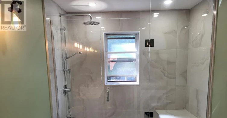 UPSTAIRS-195 Oakmount Road N, Toronto, ON, M6P 2N1 - 9