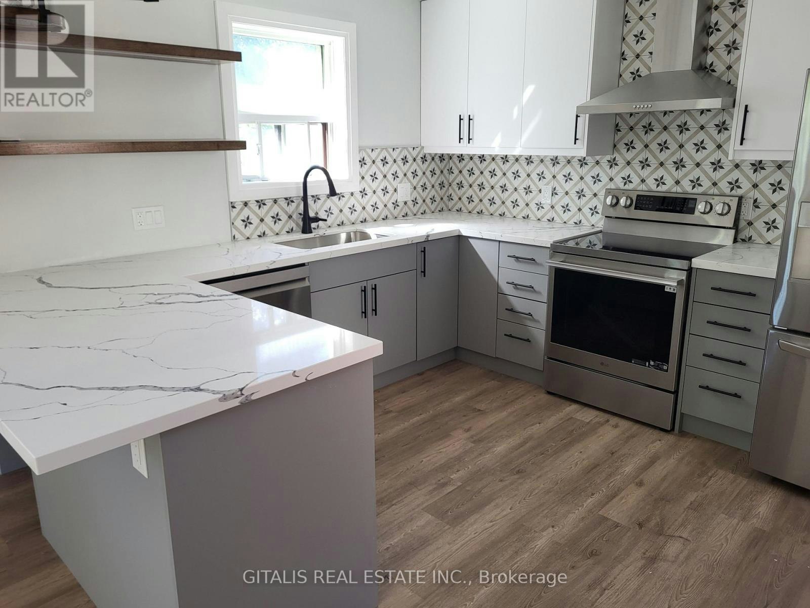 UPSTAIRS-195 Oakmount Road N, Toronto, ON, M6P 2N1 - 12