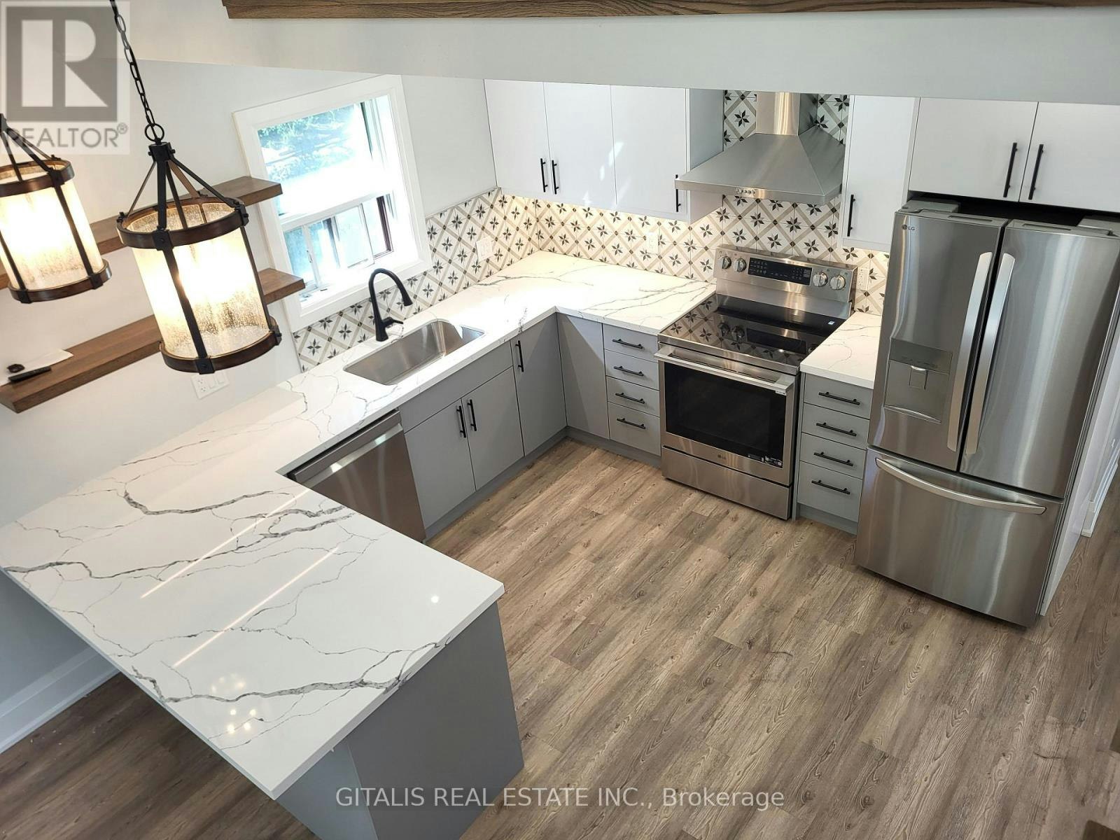 UPSTAIRS-195 Oakmount Road N, Toronto, ON, M6P 2N1 - 6