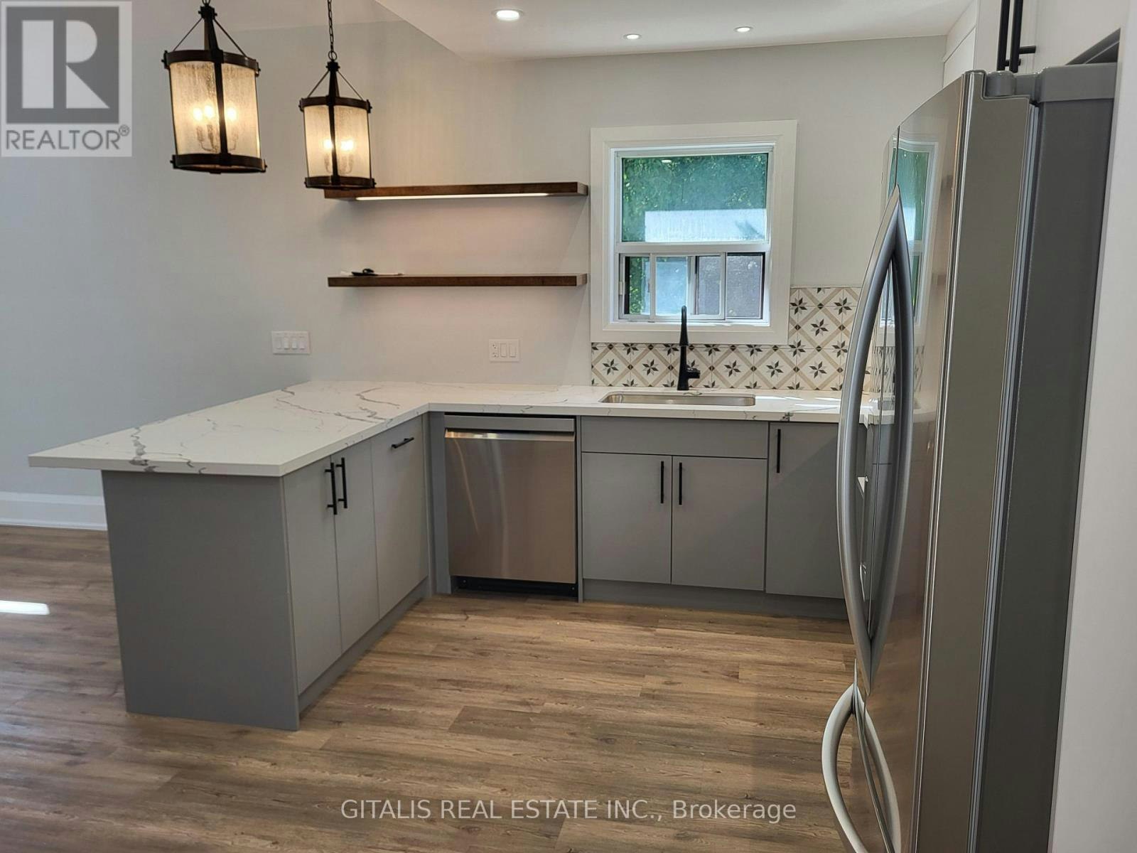 UPSTAIRS-195 Oakmount Road N, Toronto, ON, M6P 2N1