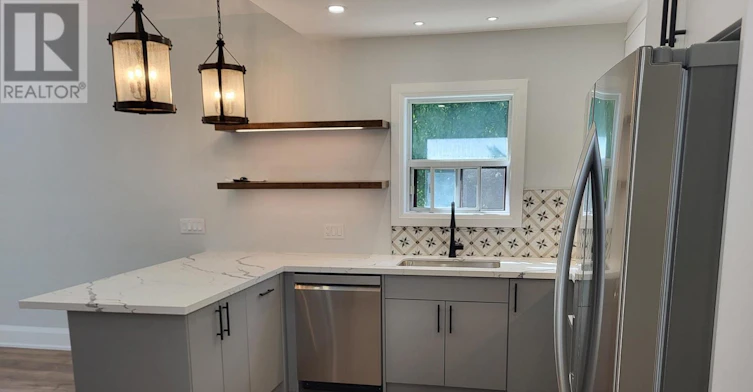 UPSTAIRS-195 Oakmount Road N, Toronto, ON, M6P 2N1
