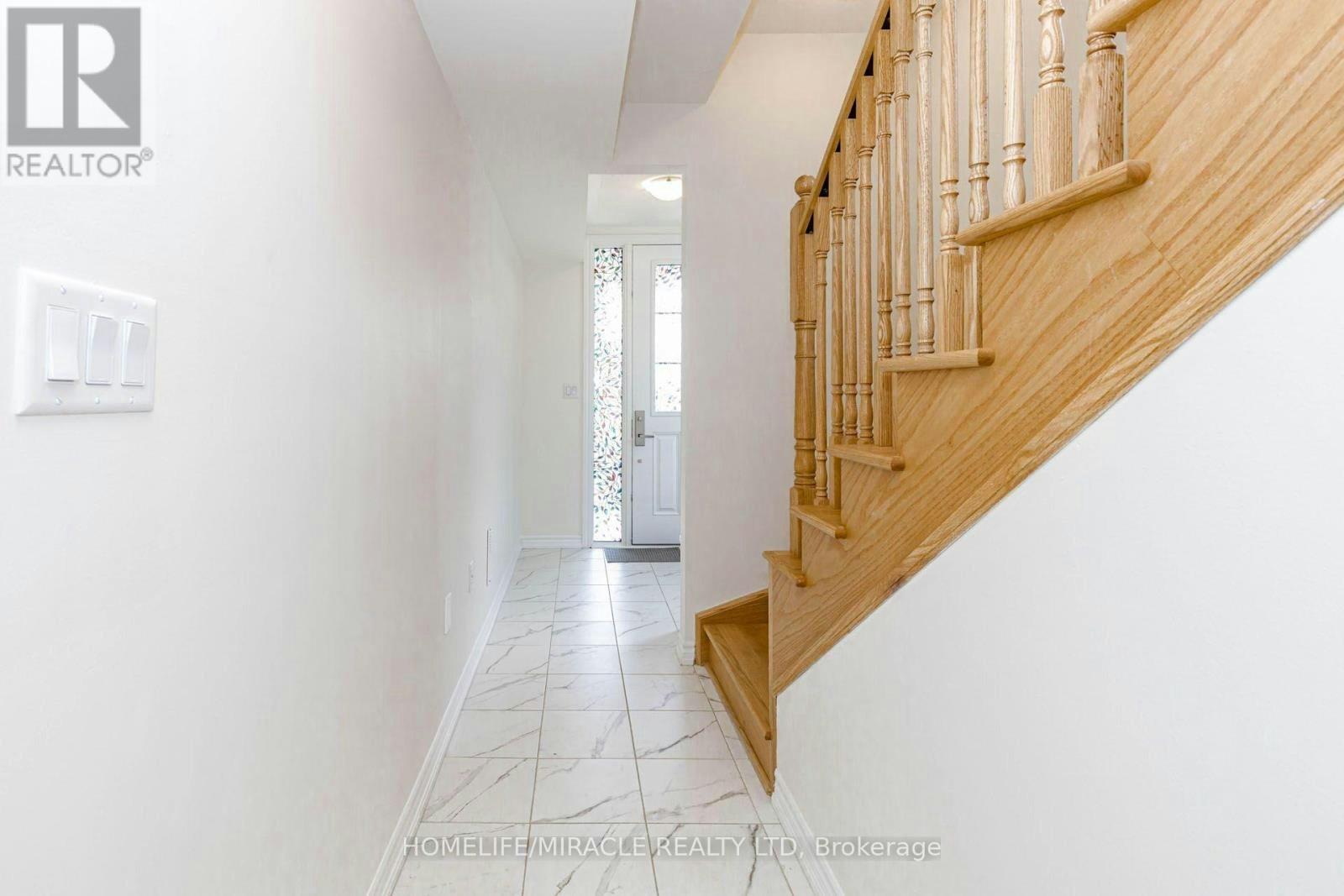 32 Arcola Street, Brampton, ON, L6P 4N7 - 6