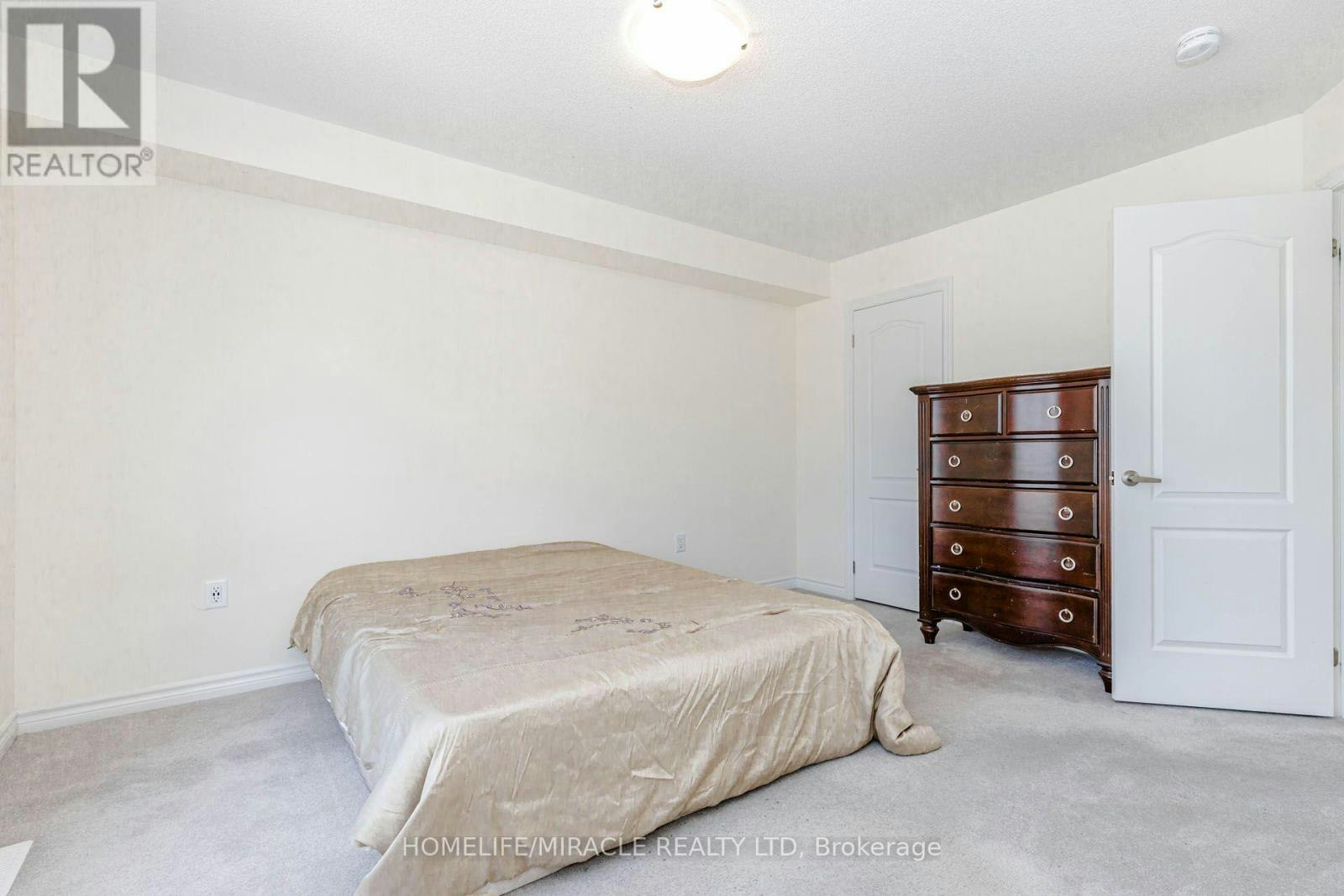 32 Arcola Street, Brampton, ON, L6P 4N7 - 32