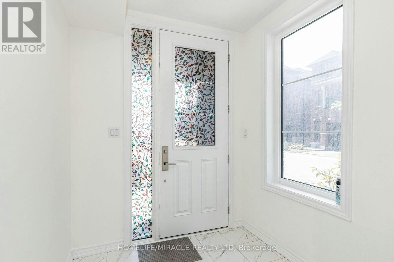32 Arcola Street, Brampton, ON, L6P 4N7 - 4