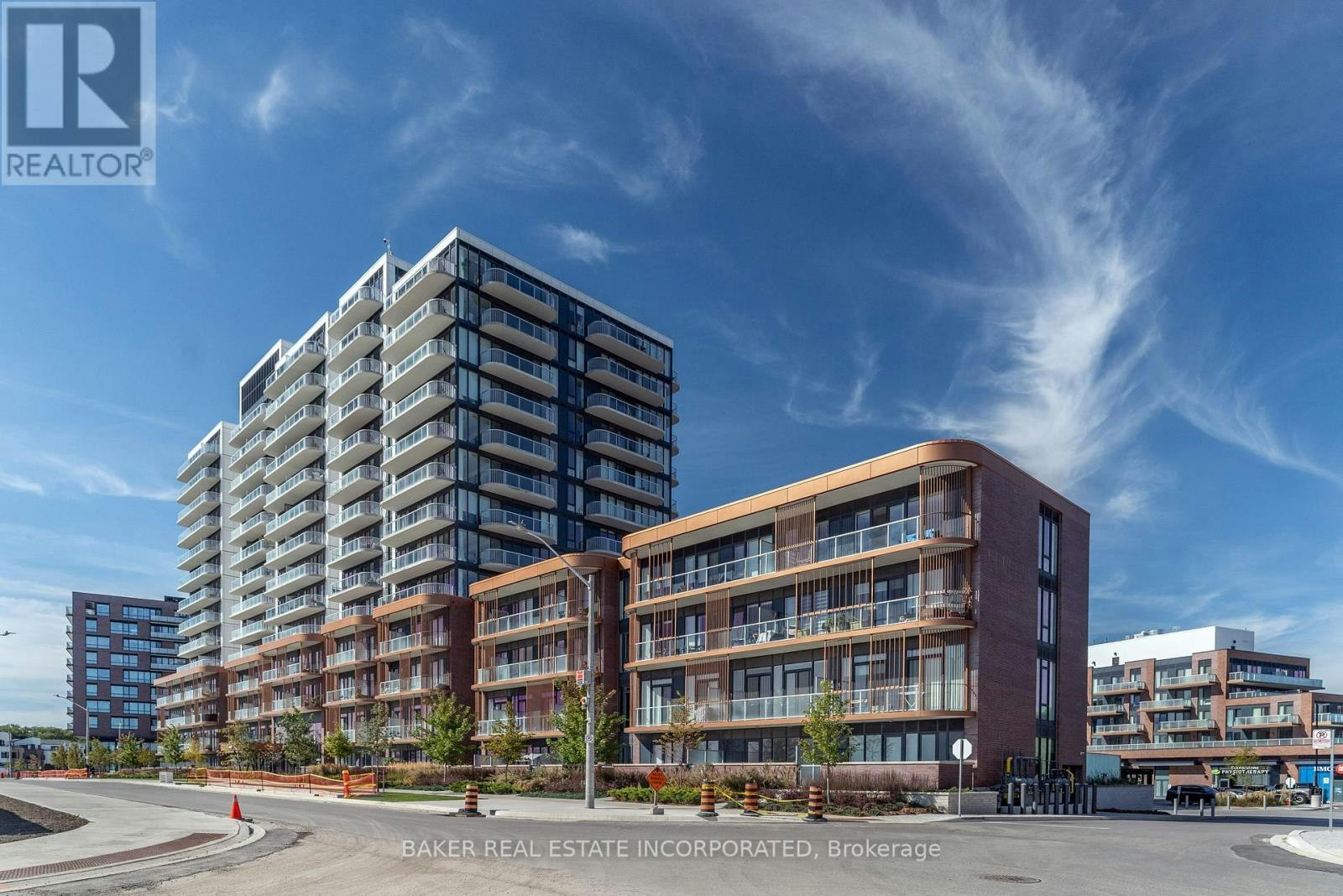 102-220 Missinnihe Way, Mississauga, ON, L5H 0A9