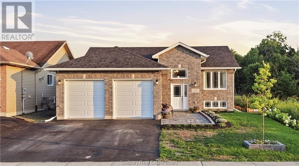 1663 Meadowlark Way, Greater Sudbury, ON, P3N 0A8