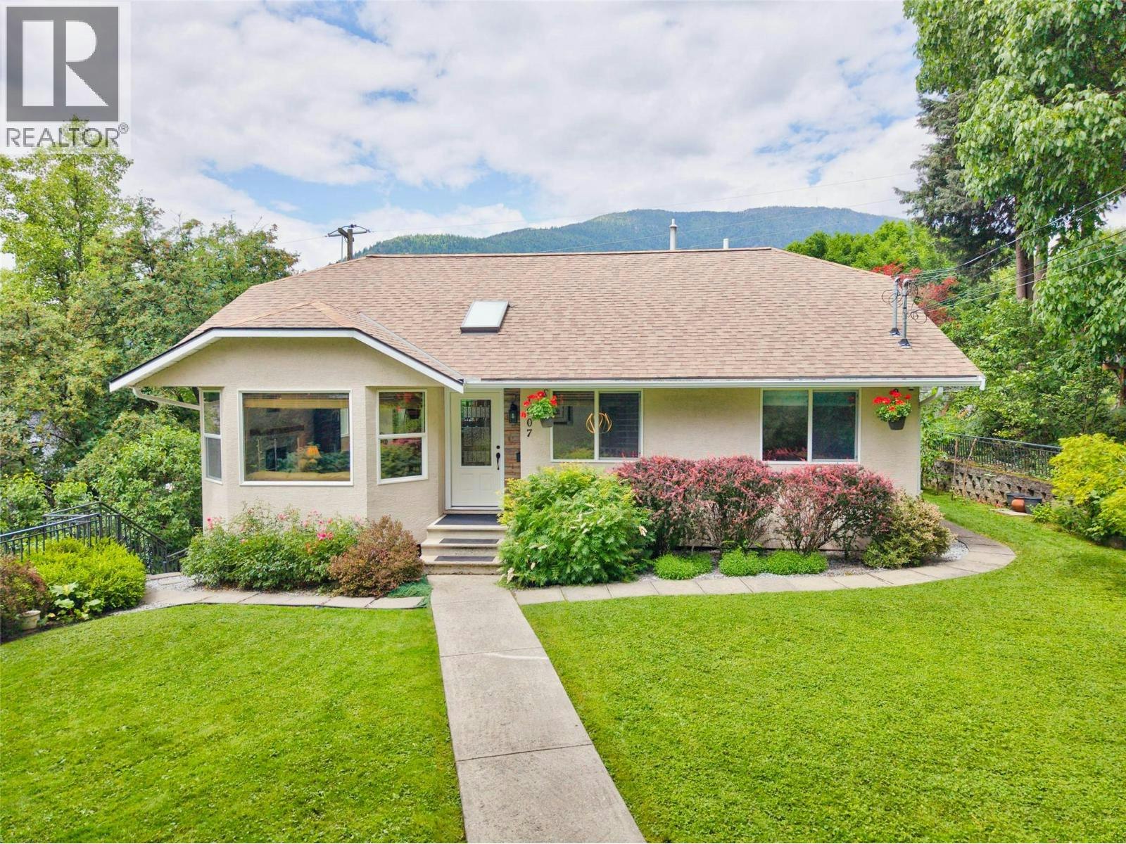1007 Hoover Street, Nelson, BC, V1L 4X9