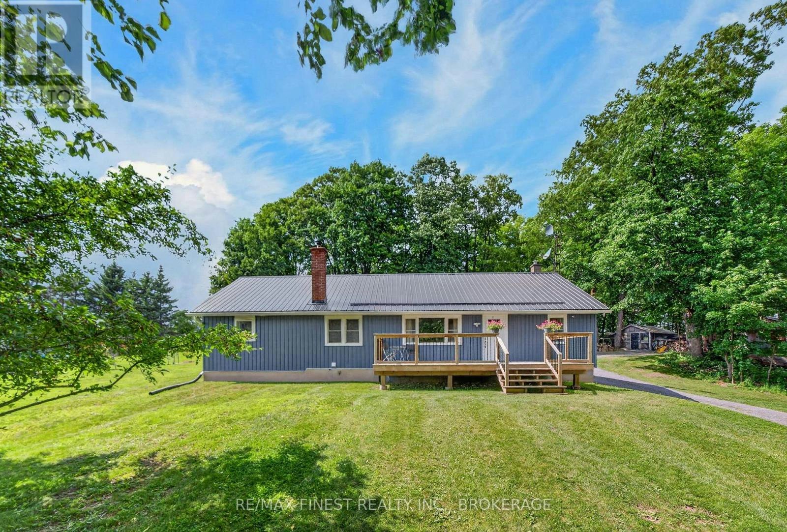 6213 Perth Road, South Frontenac, ON, K0H 2L0
