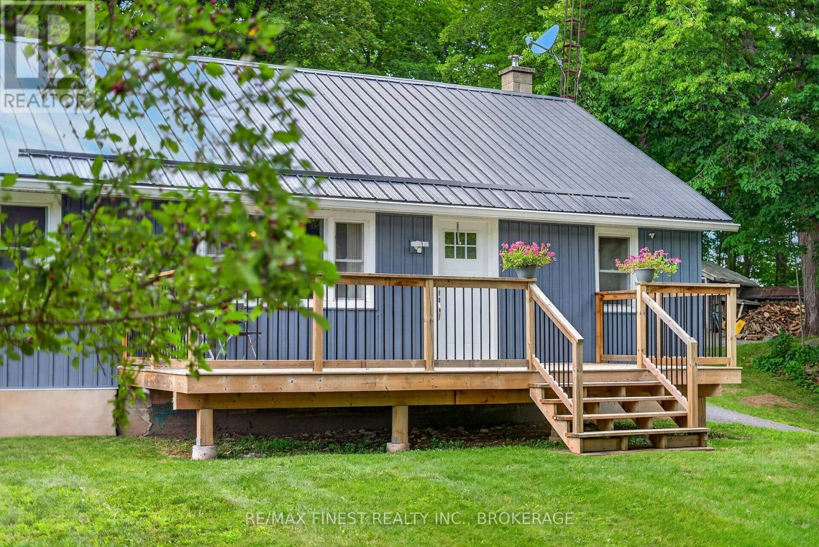 6213 Perth Road, South Frontenac, ON, K0H 2L0