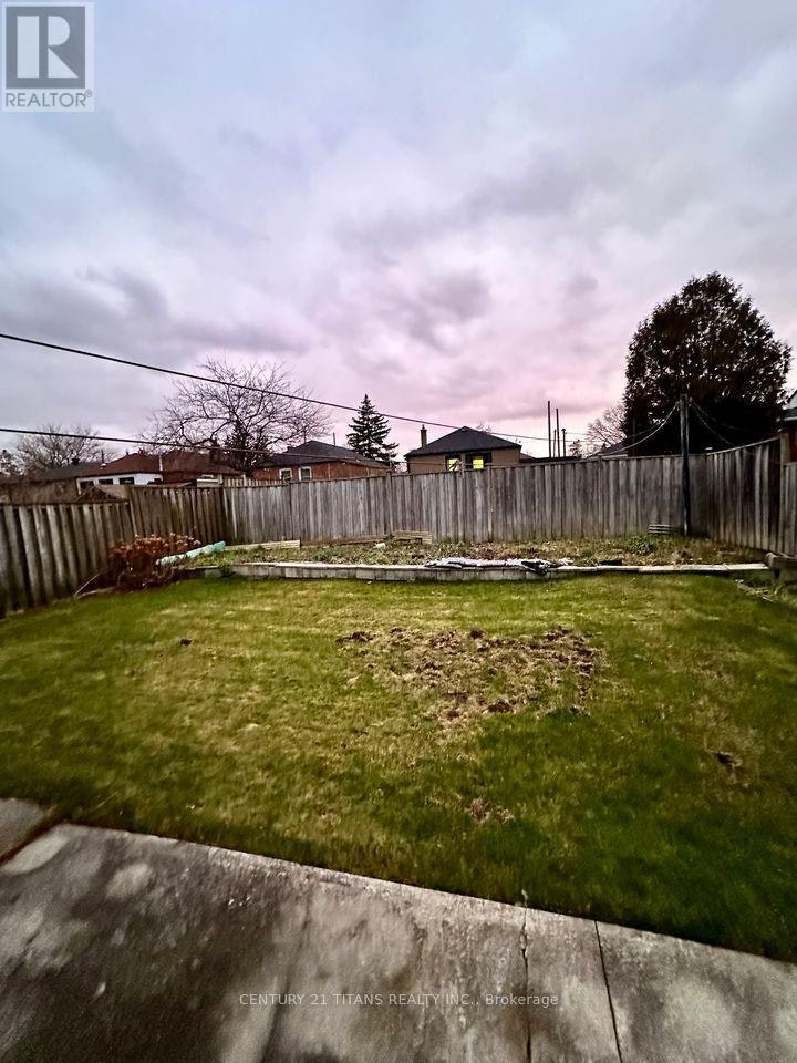 40 Tedford Drive, Toronto, ON, M1R 1M1 - 7