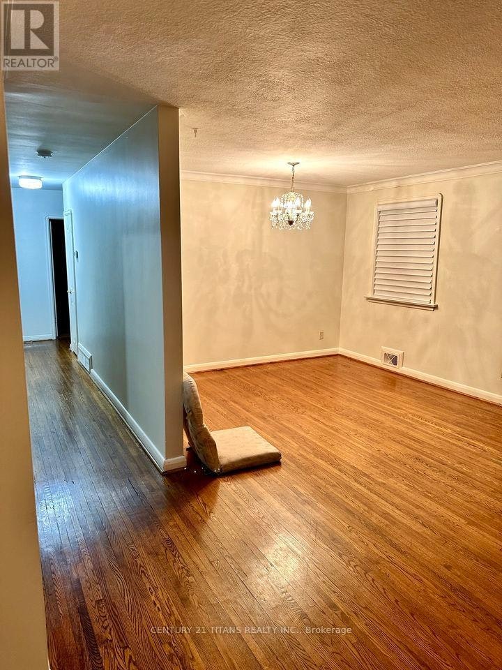 40 Tedford Drive, Toronto, ON, M1R 1M1 - 2