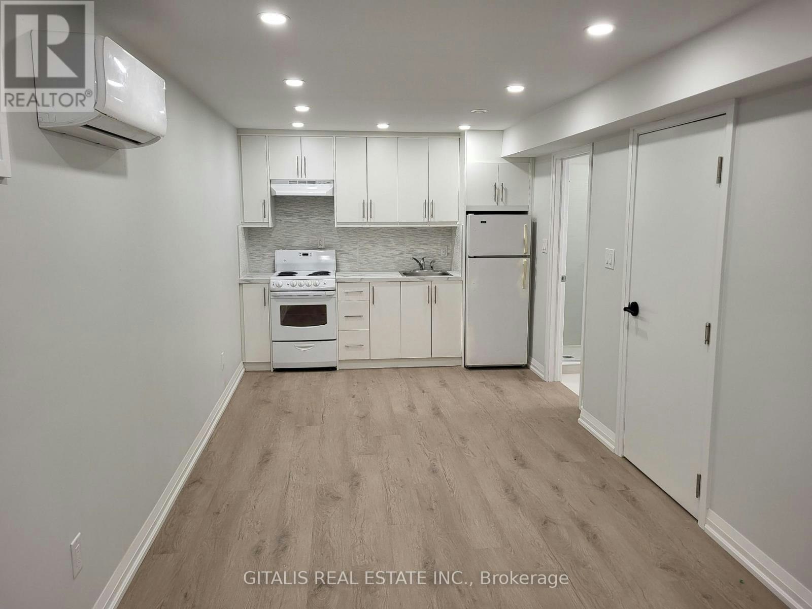 B2-195 Oakmount Road N, Toronto, ON, M6P 2N1 - 3
