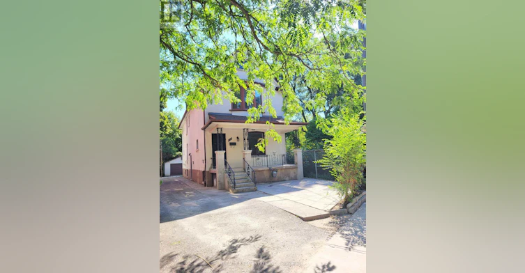 B2-195 Oakmount Road N, Toronto, ON, M6P 2N1 - 11