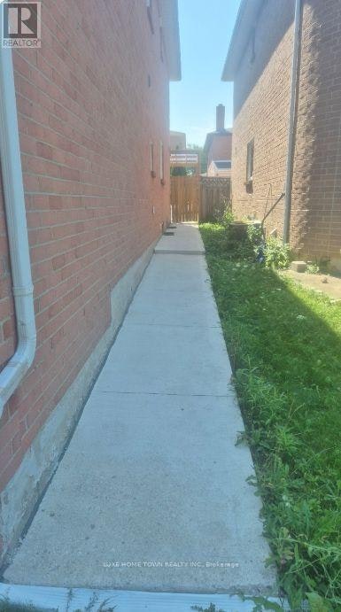 23 Castlehill Road, Brampton, ON, L6X 4E3 - 11