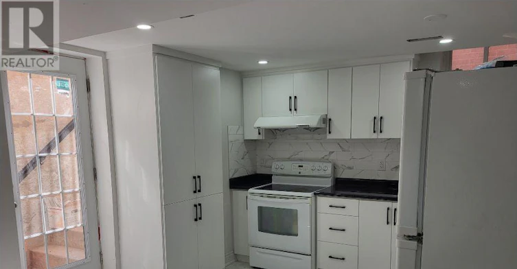 23 Castlehill Road, Brampton, ON, L6X 4E3