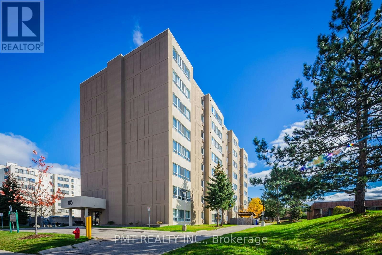 303-65 Highland Crescent, Kitchener, ON, N2M 5M8