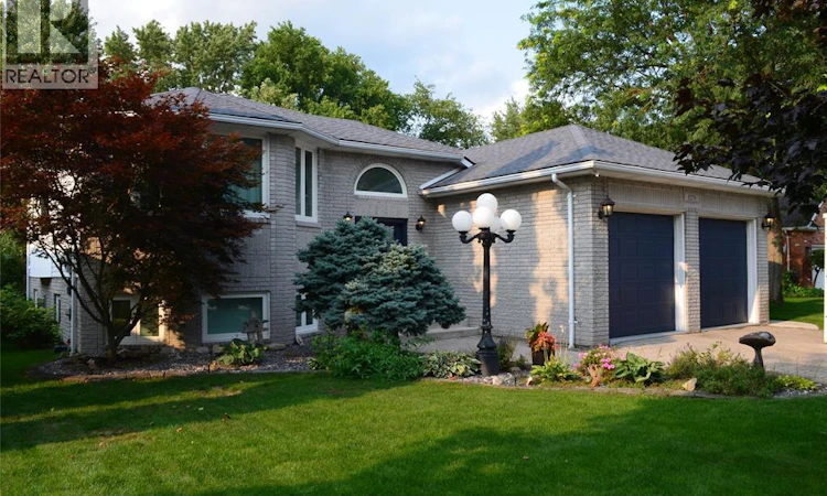 1270 Woodmount Crescent