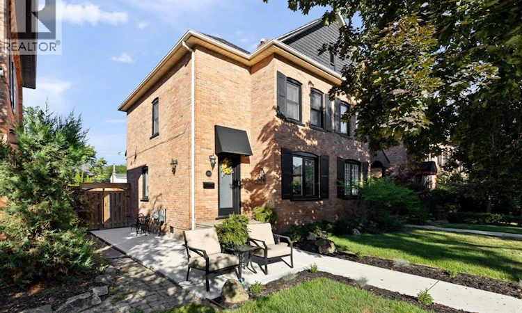 853 Monmouth