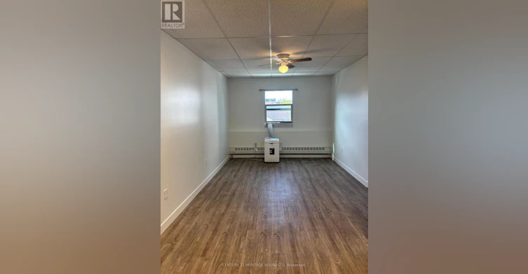203-50 Scott Street, St. Thomas, ON, N5P 1K6 - 2