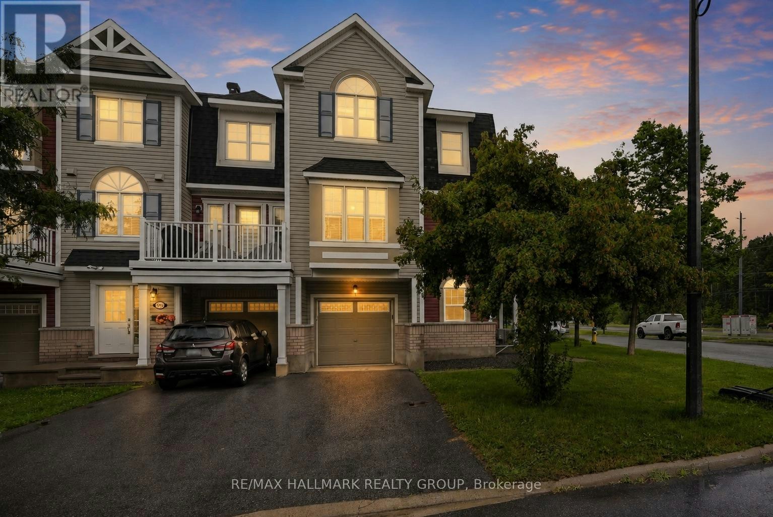 588 Foxlight Circle, Ottawa, ON, K2M 0L9
