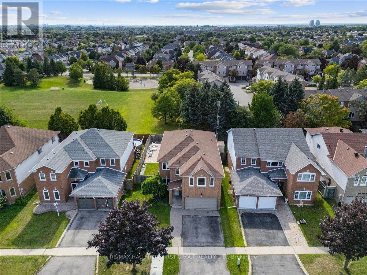 989 Deer Valley Drive, Oshawa, ON, L1J 8N2