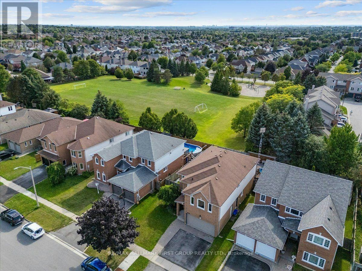 989 Deer Valley Drive, Oshawa, ON, L1J 8N2