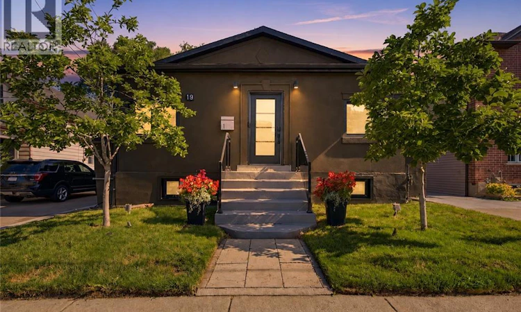 19 Grove Street