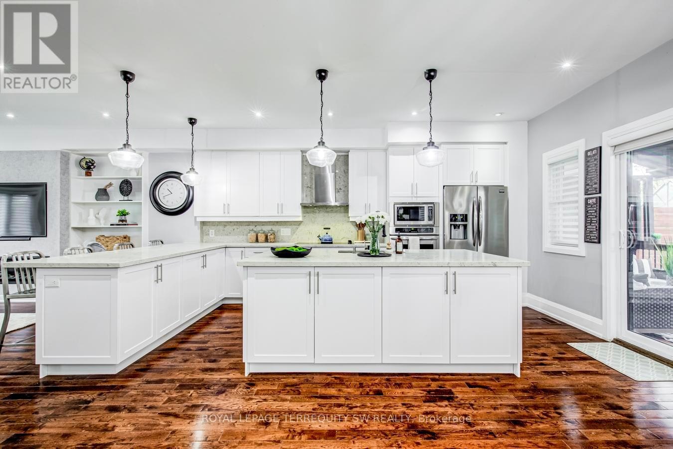 888 Fourth Street, Mississauga, ON, L5E 1J6 - 9