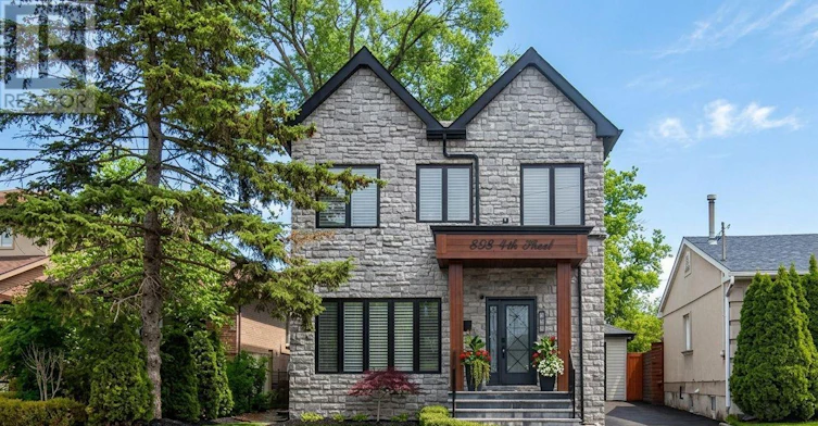 888 Fourth Street, Mississauga, ON, L5E 1J6