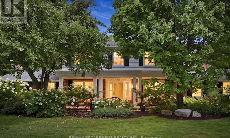 247 Linwood Crescent