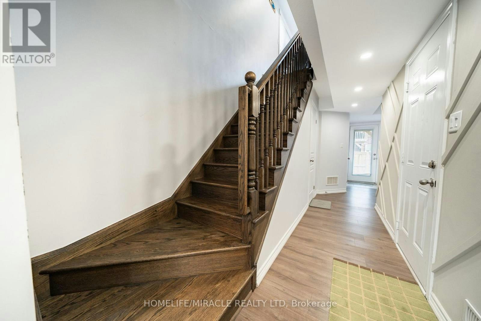 10 Kenridge Terrace, Hamilton, ON, L8J 0G4 - 7