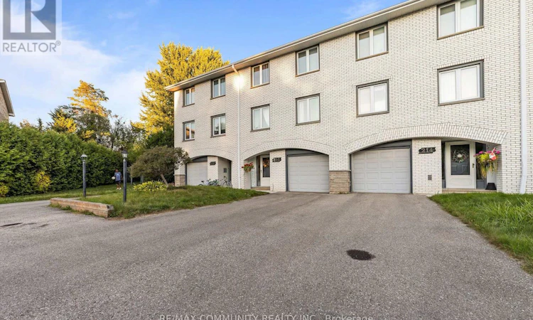 210-216 Homestead Crescent