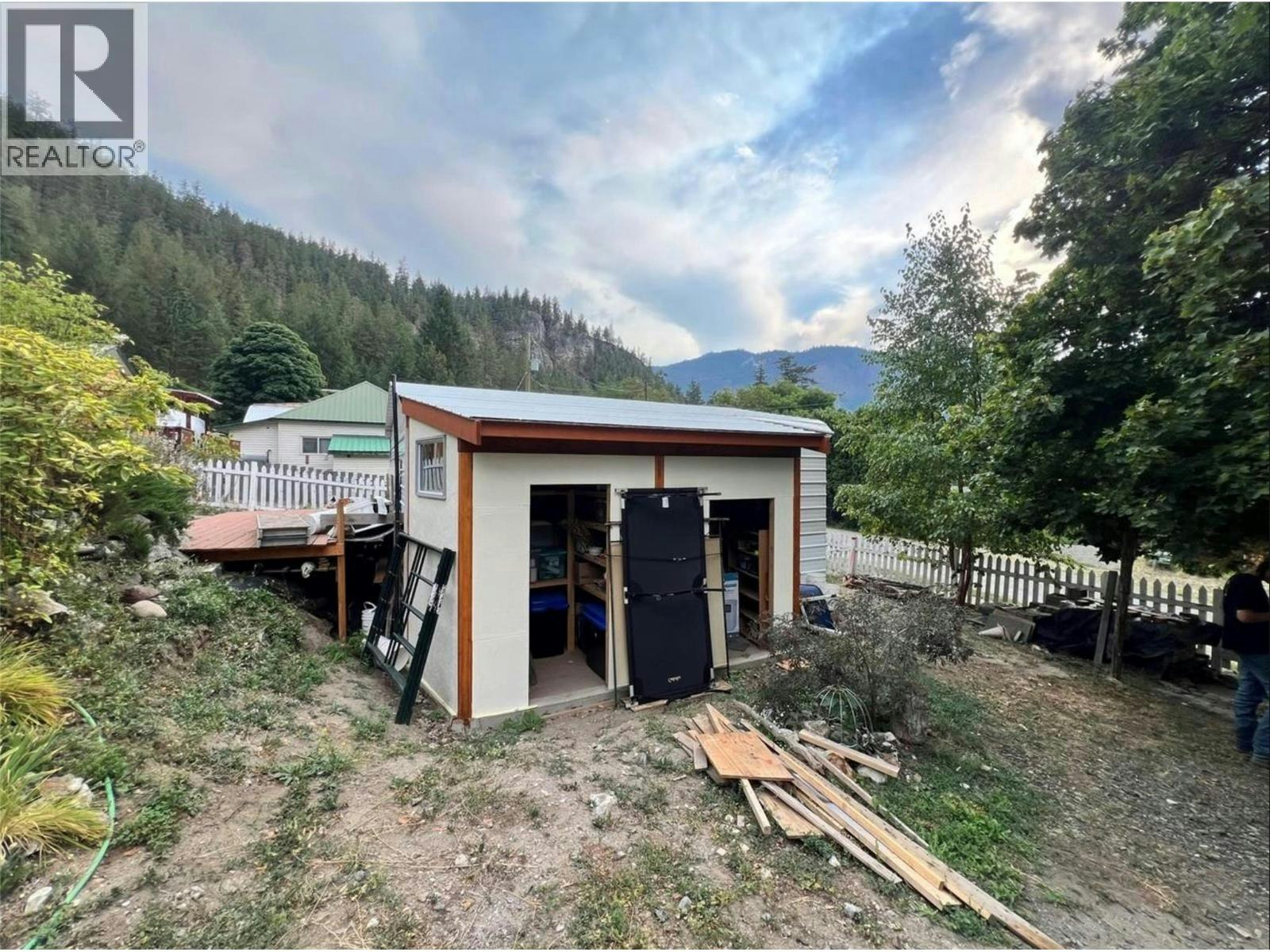 5251 Webster Street, Hedley, BC, V0X 1K0 - 4