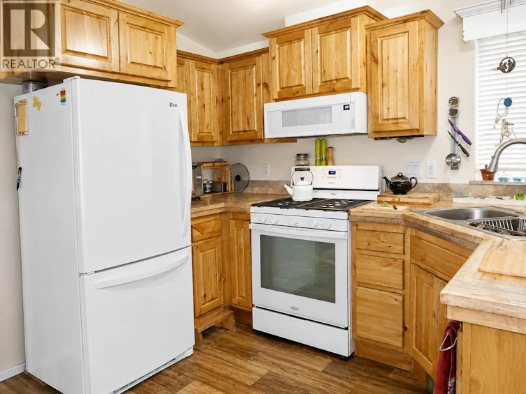 5251 Webster Street, Hedley, BC, V0X 1K0 - 12