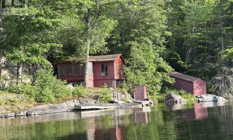 LT M-41 90 Butterfield Narrows, Timmermanstwp Place